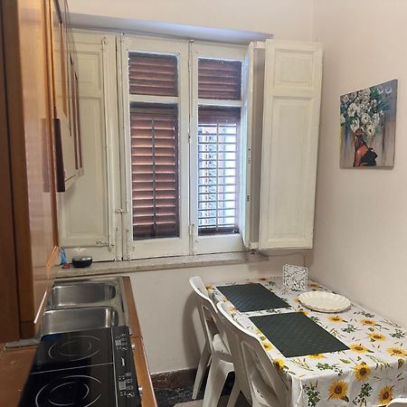 Apartament Dimora Di Maury A Due Passi Dai Trasporti E Da Ballaro Palermo Kültér fotó
