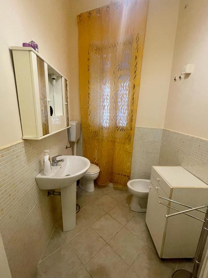 Apartament Dimora Di Maury A Due Passi Dai Trasporti E Da Ballaro Palermo Kültér fotó