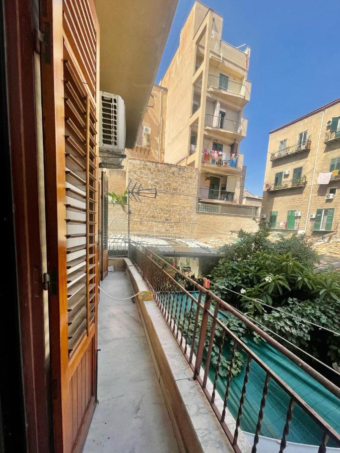 Apartament Dimora Di Maury A Due Passi Dai Trasporti E Da Ballaro Palermo Kültér fotó